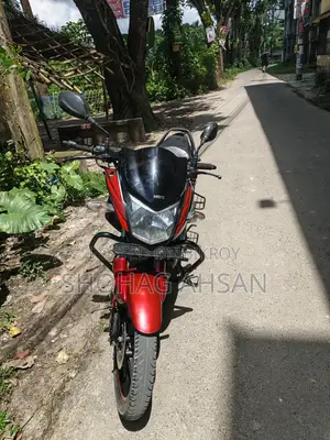 Hero Hunk 2022 Black