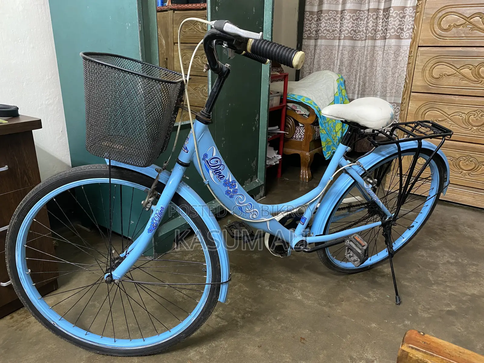 Bicycle in Good Condition for Sale | With Basket and Carrier