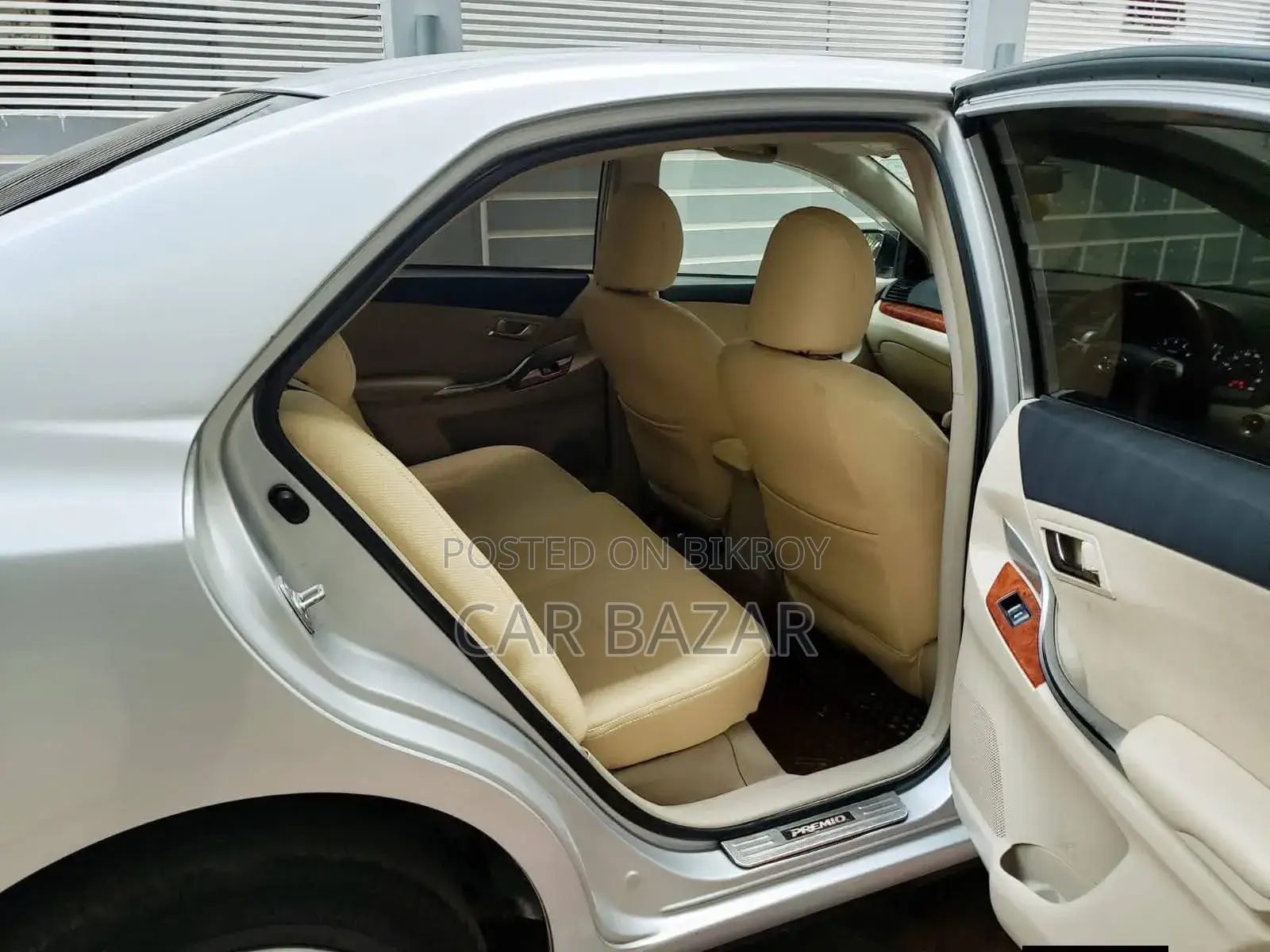 Toyota Premio 2014 Silver