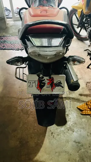 টিভিএস স্ট্রাইকার ১২৫ ২০১৯ ব্ল্যাক
