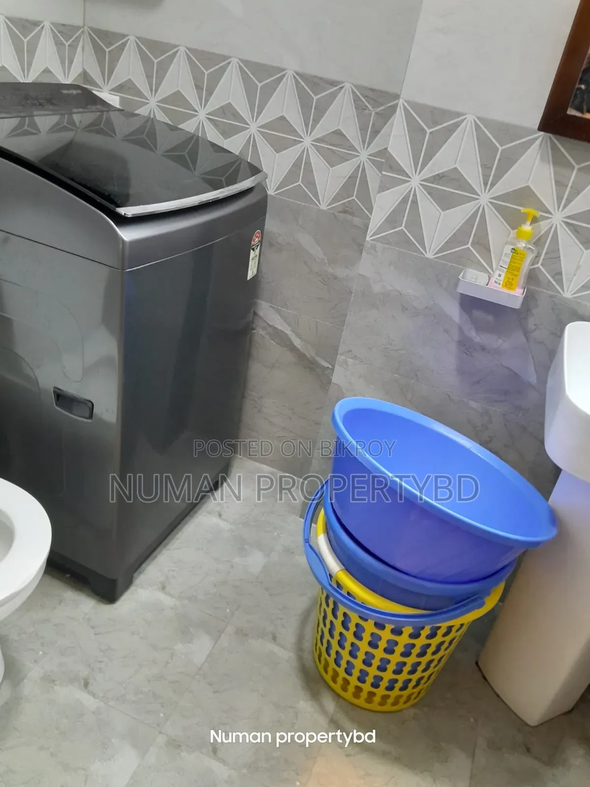 4-Bedroom Apartment in Numan Property Bd, Bashundhara for Sale