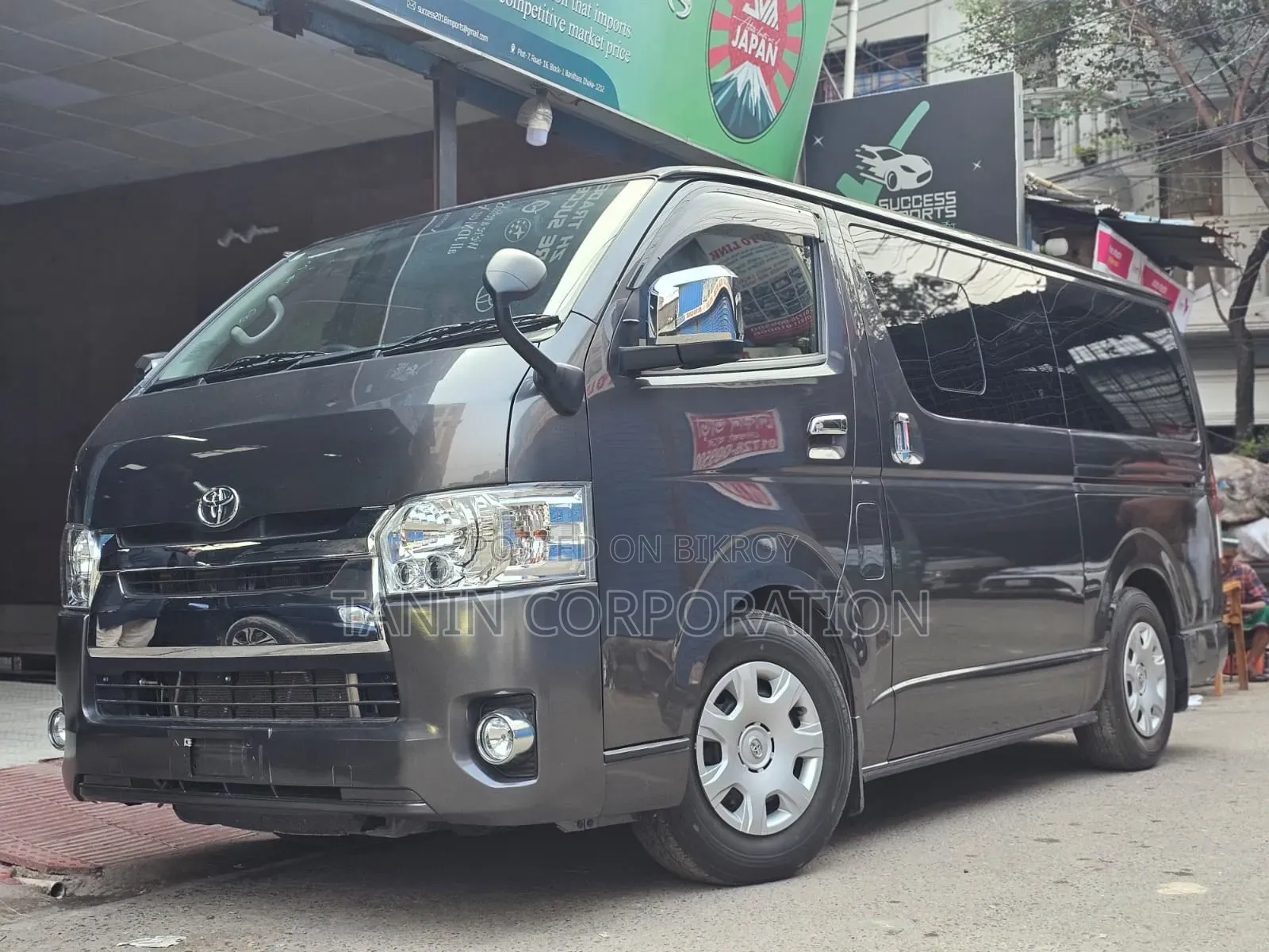 Toyota HiAce 2012 Gray