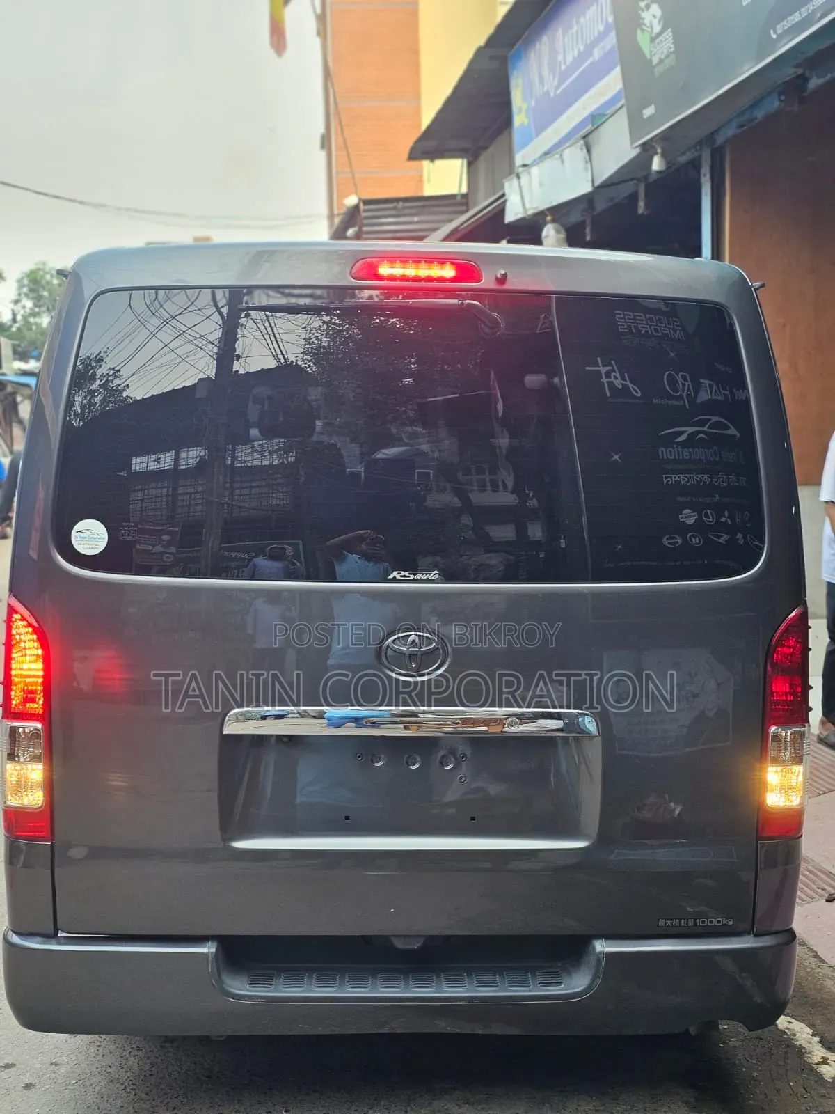 Toyota HiAce 2012 Gray