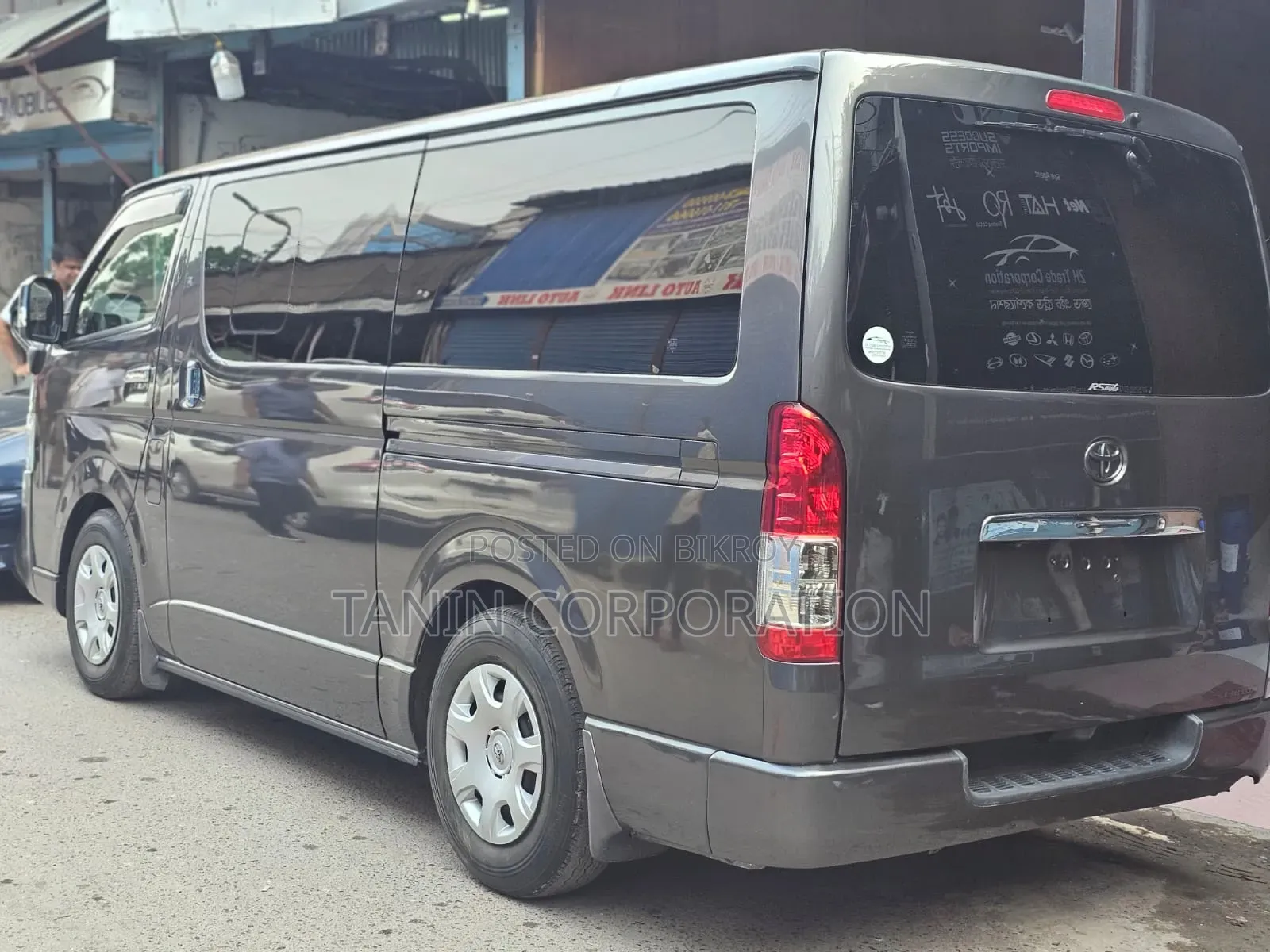 Toyota HiAce 2012 Gray