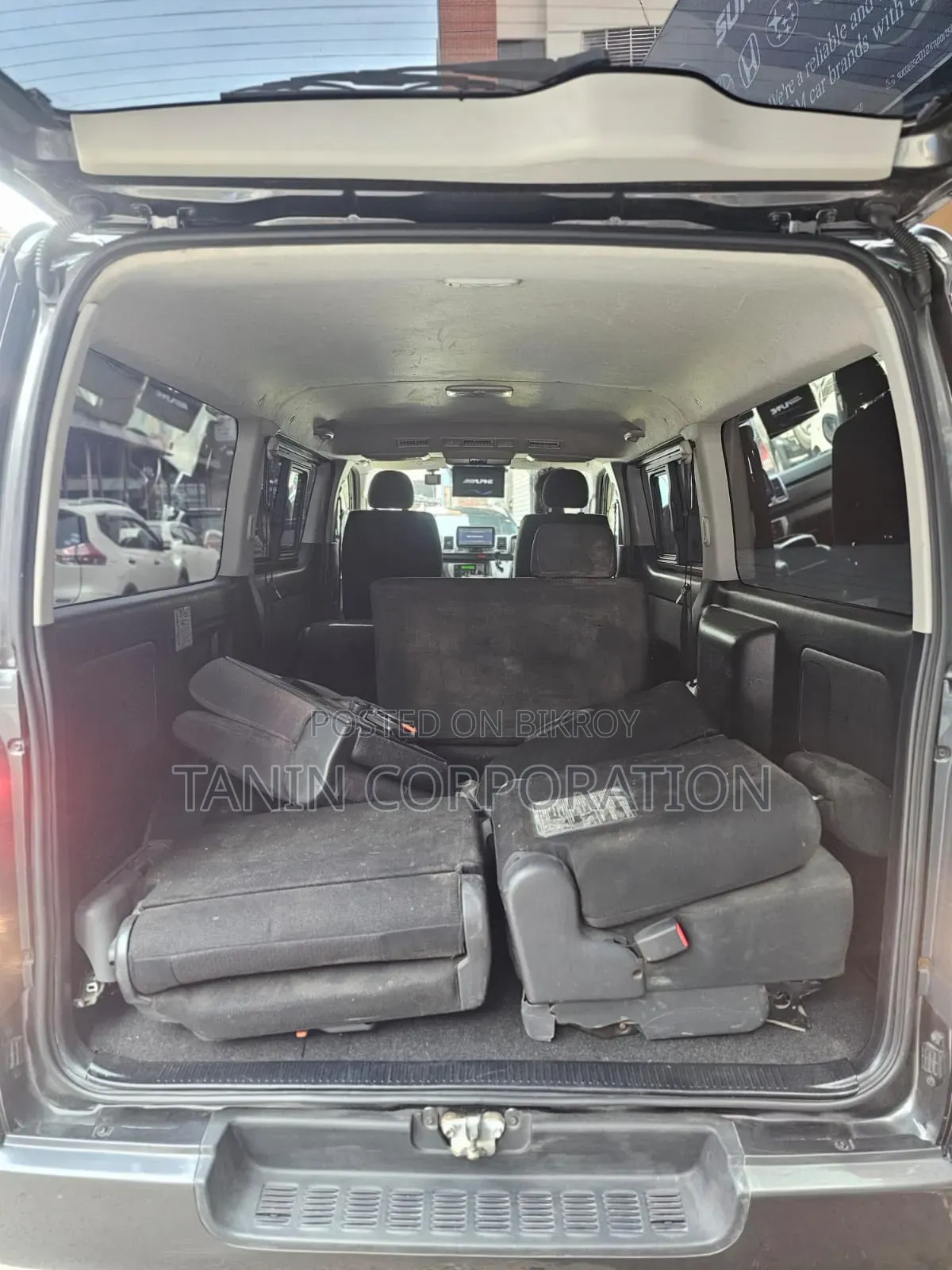 Toyota HiAce 2012 Gray