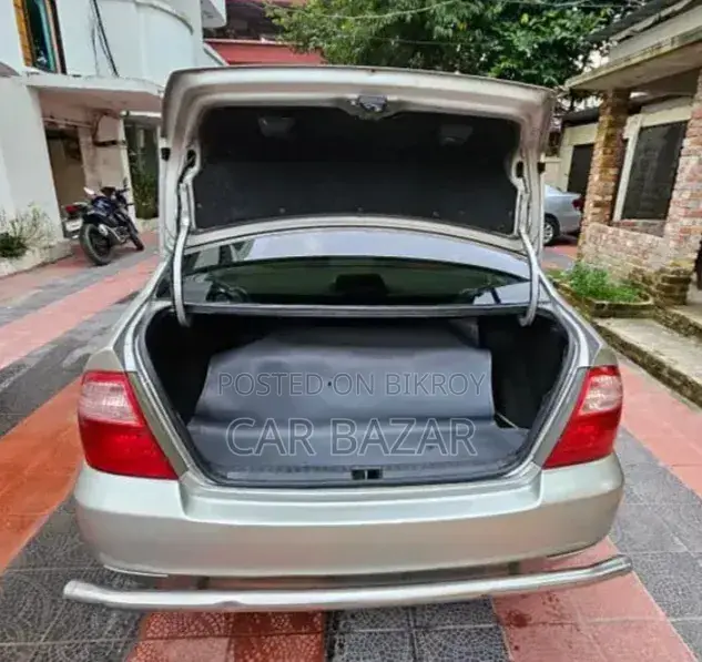 Toyota Corolla 2005 Gold