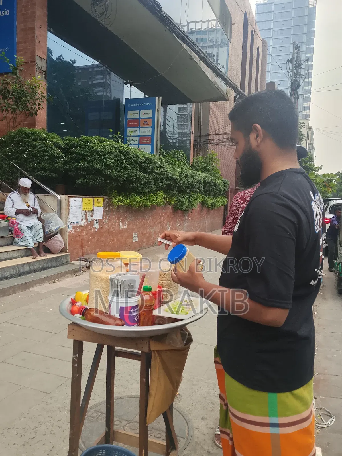 কাজ করতে চাই