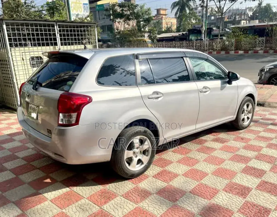 Toyota Corolla Fielder 2012 Silver