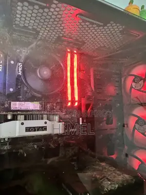Desktop Computer 8GB AMD Ryzen 5 SSD 256GB