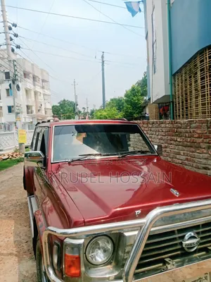 Nissan Patrol 1992 Red