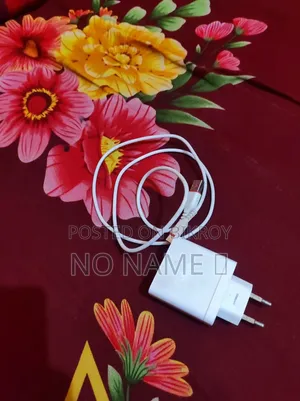 Oppo ফোনের অরিজিনাল চার্জার । কেবল শুধু মার্কেট থেকে কেনা হয়েছিল।