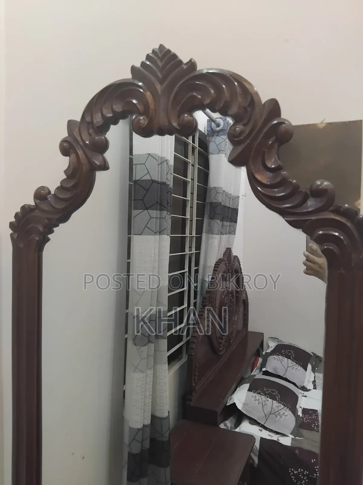 ড্রেসিং টেবিল