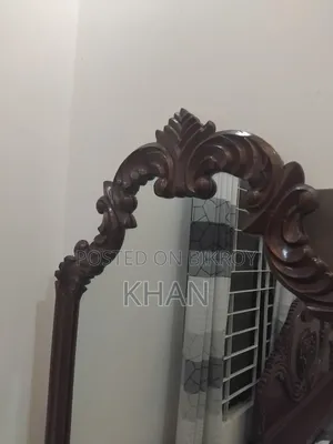 ড্রেসিং টেবিল