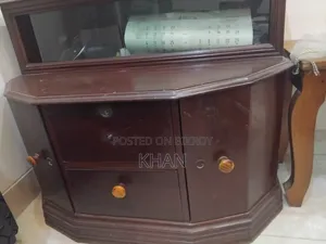 ড্রেসিং টেবিল