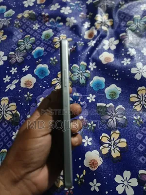 নতুন ইনফিনিক্স স্মার্ট ১০ প্লাস ১২৮ জিবি সাদা