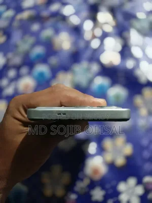 নতুন ইনফিনিক্স স্মার্ট ১০ প্লাস ১২৮ জিবি সাদা