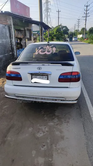 Toyota Corolla 2000 White