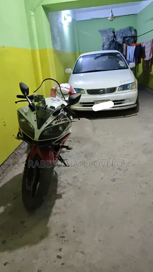 Toyota Corolla 2000 White