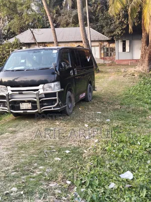 Toyota HiAce 2005 Black