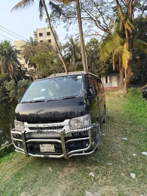Toyota HiAce 2005 Black
