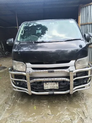 Toyota HiAce 2005 Black