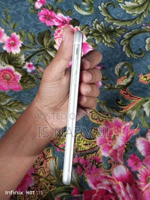 Apple iPhone XR 128 GB White