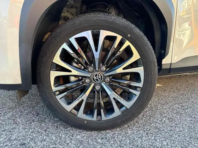 Toyota Yaris Cross 2021 Pearl