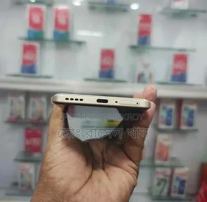 Realme 128 GB White