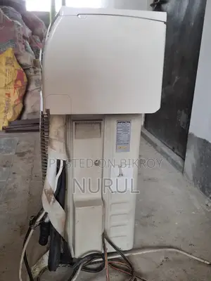 Hitachi 1 Ton Inverter AC