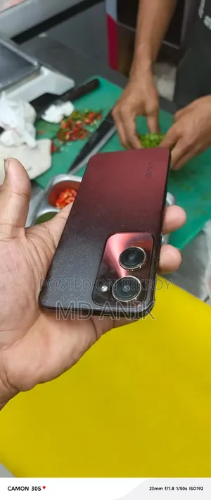 Vivo Y18 128 GB Red