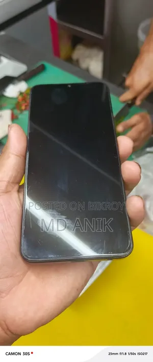 Vivo Y18 128 GB Red