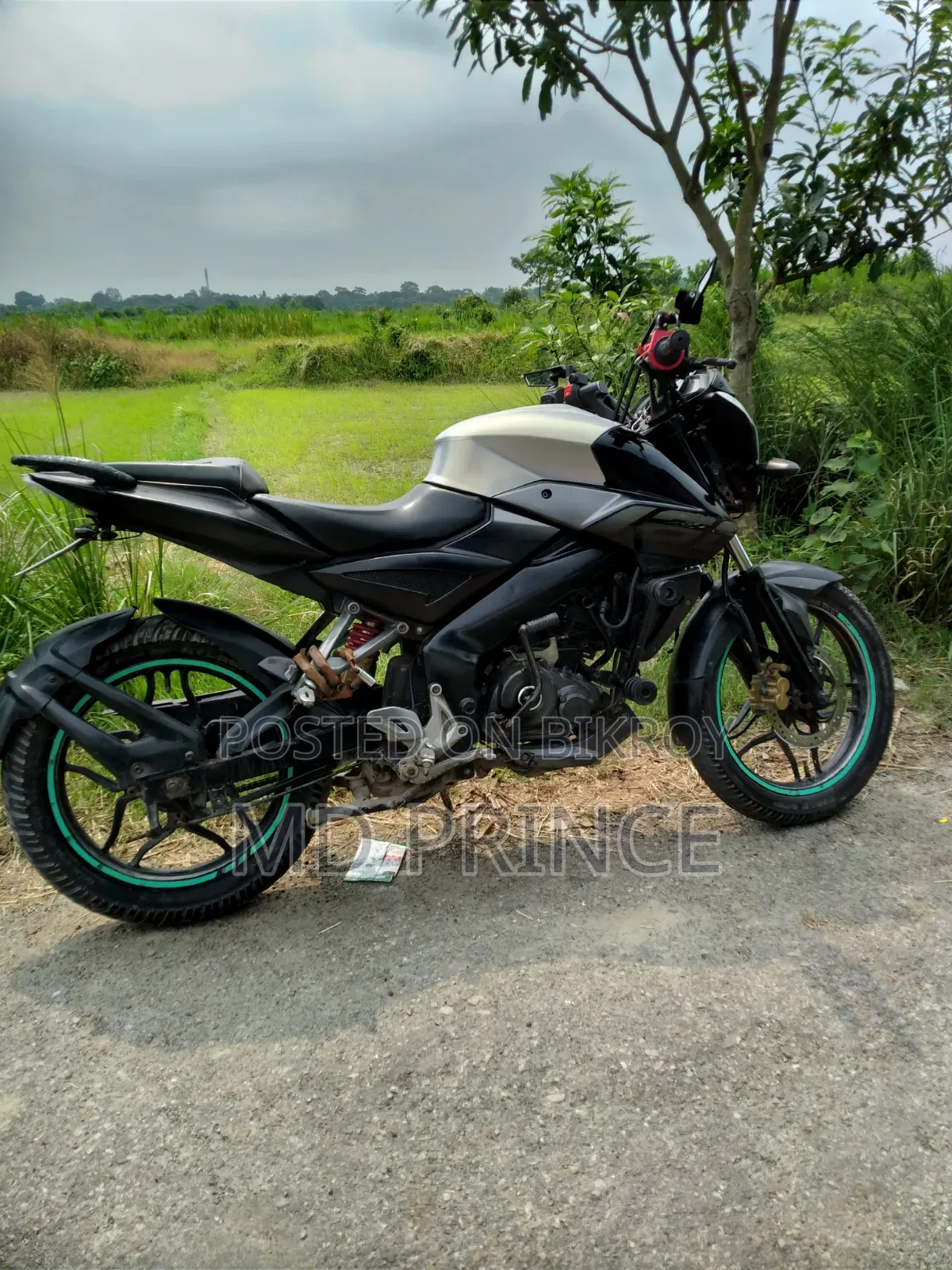 বাজাজ পালসার এনএস ১৬০ ২০১৮ কালো