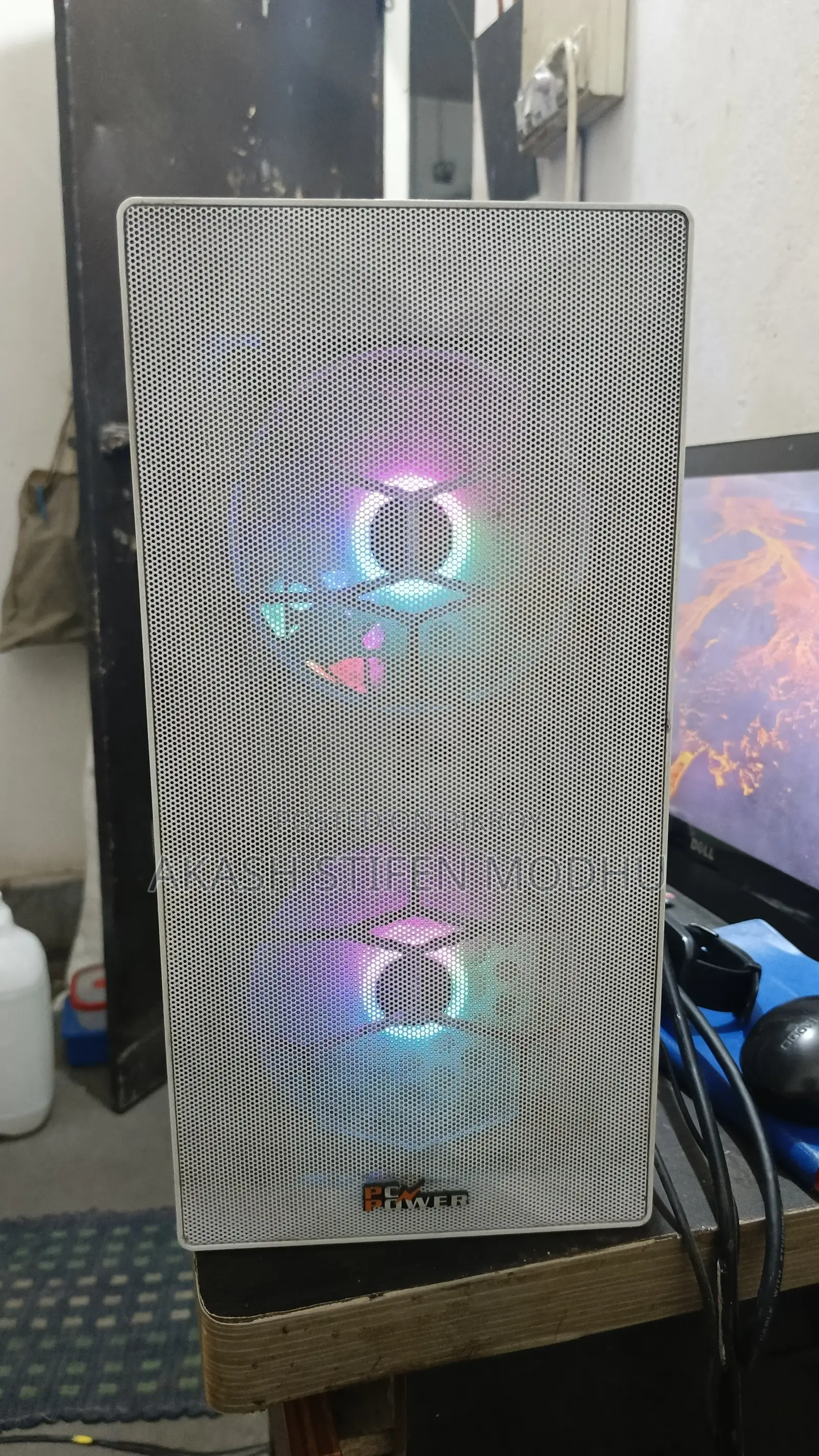 Desktop Computer 8GB AMD Ryzen 5 SSD 256GB