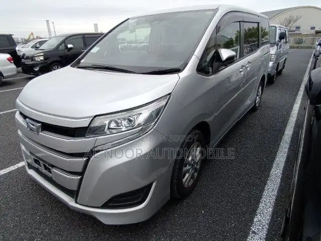 Toyota Noah 2021 Silver