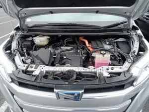 Toyota Noah 2021 Silver