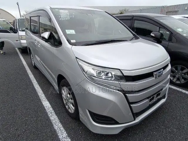 Toyota Noah 2021 Silver