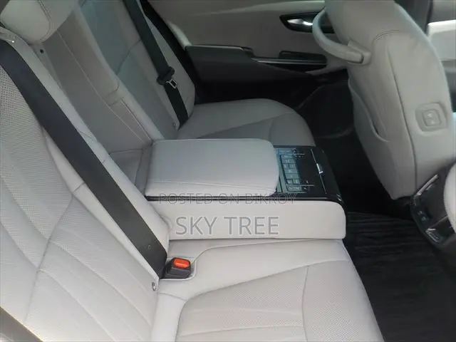 Toyota Crown 2021 Blue