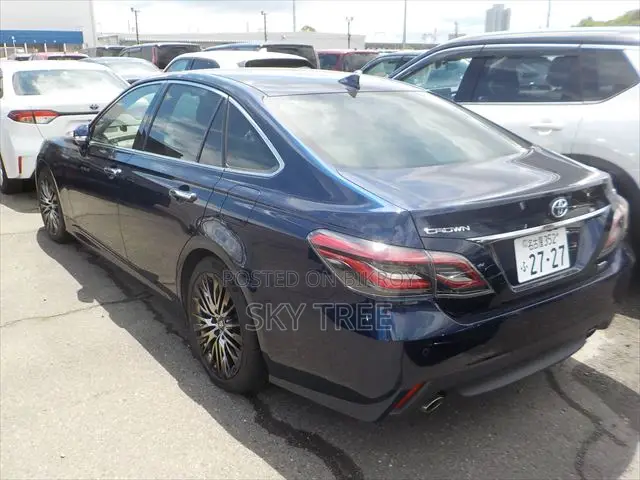 Toyota Crown 2021 Blue