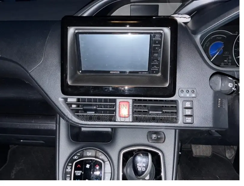 Toyota Noah 2021 Pearl