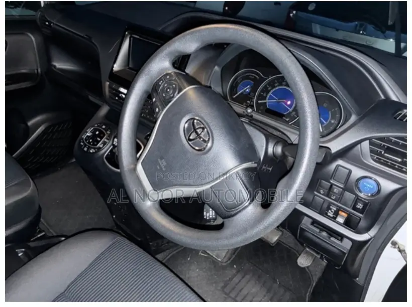 Toyota Noah 2021 Pearl