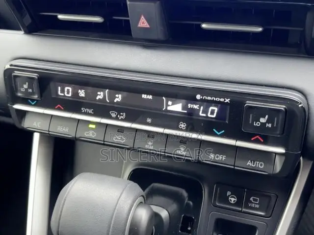 Toyota Noah 2022 Pearl