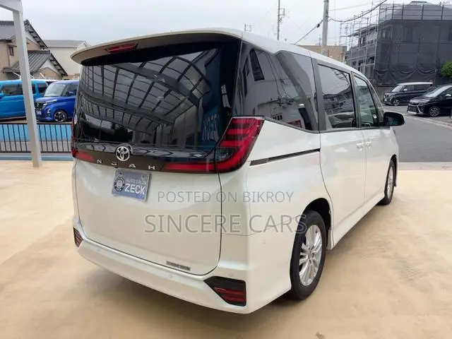 Toyota Noah 2022 Pearl