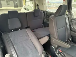 Toyota Noah 2021 Silver