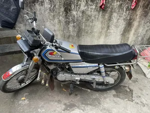 Honda 1990 Silver