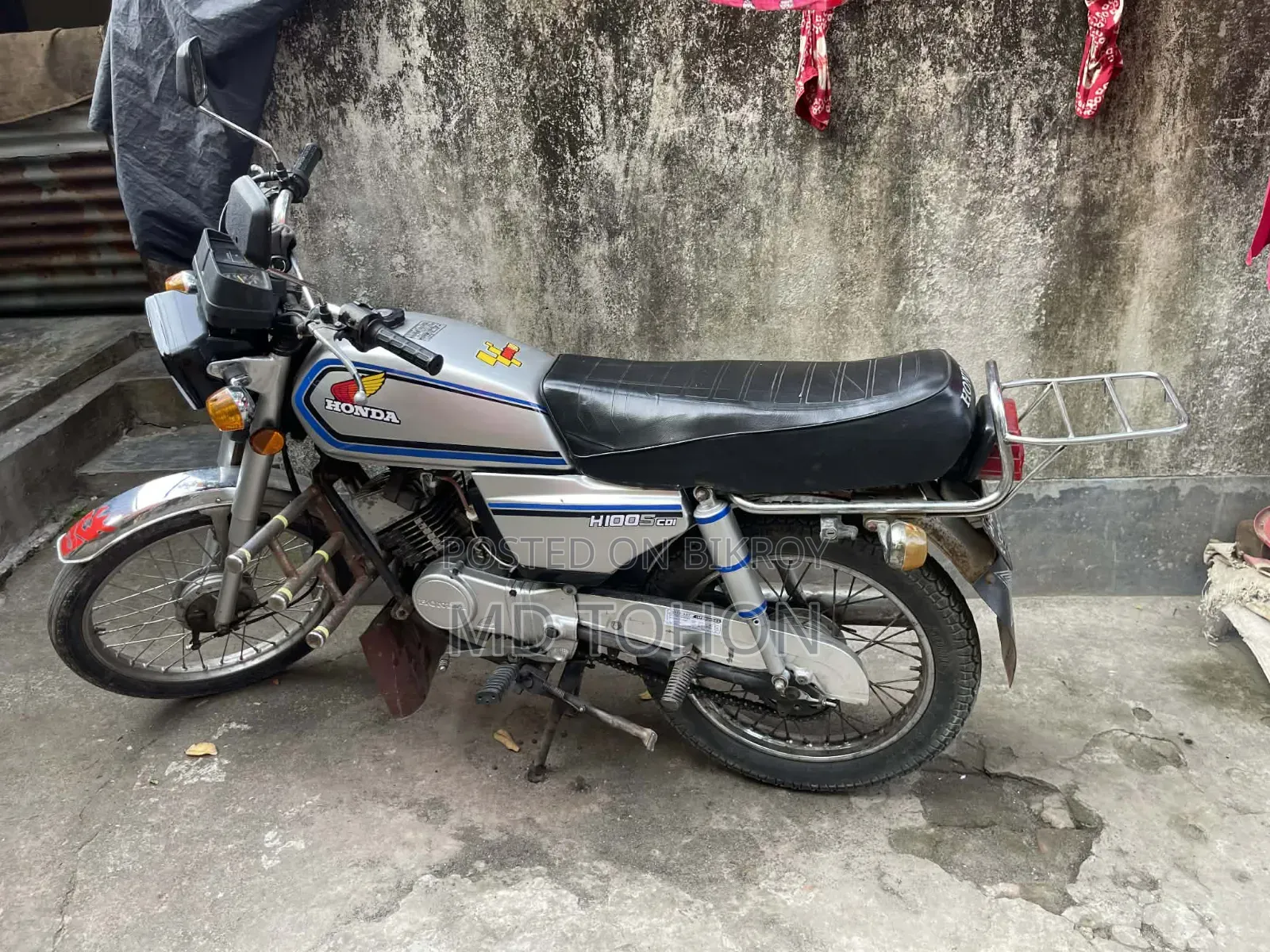 Honda 1990 Silver