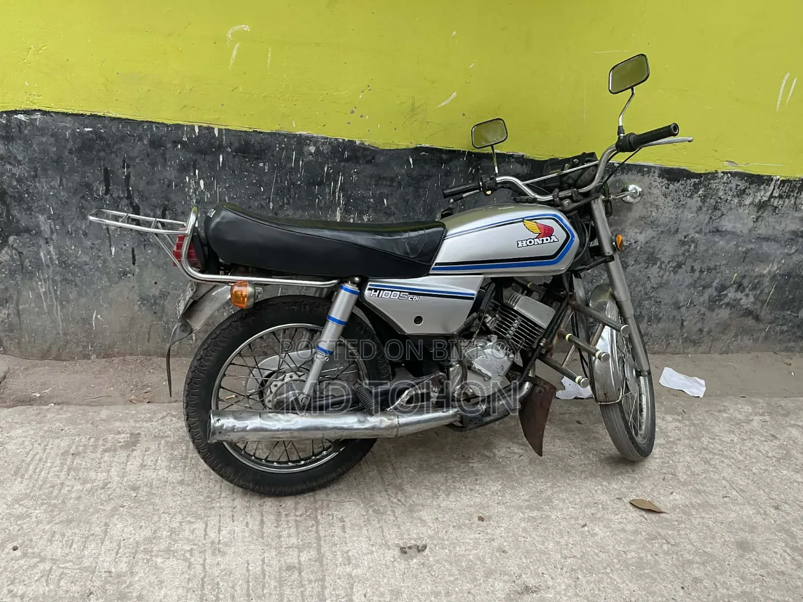 Honda 1990 Silver