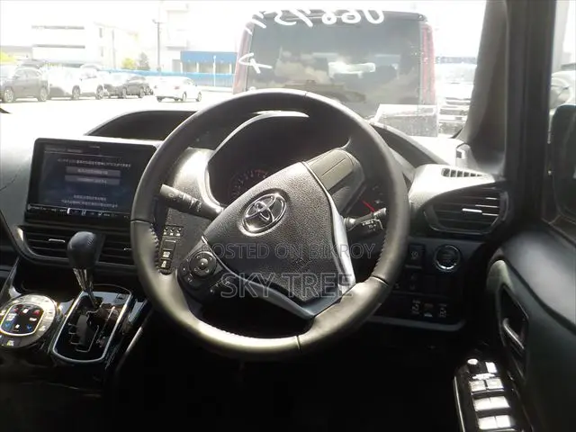 Toyota Crown 2021 Black