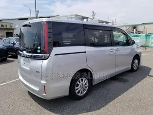 Toyota Noah 2021 Silver