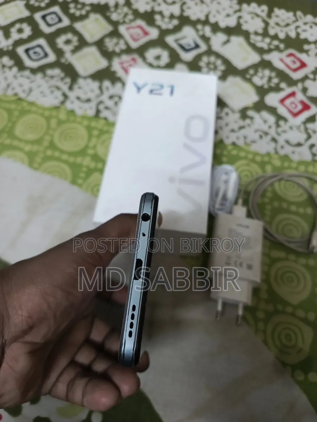 Vivo Y21 64 GB White