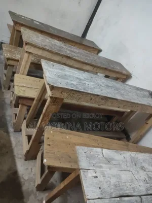 Coaching Table Chair
